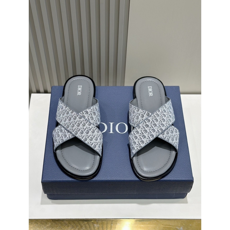 ch**an D*or slippers